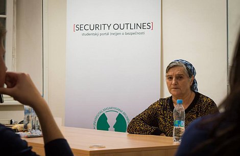 Security Outlines si v minulosti povídali i o čečenských válkách
s Rozou Muzajevou (na snímku). (autor: Security Outlines)