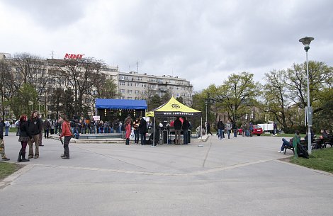 Festival přilákal na Moravské náměstí desítky návštěvníků
<!-- by Texy2! --> (autor: Tomáš Repka)
